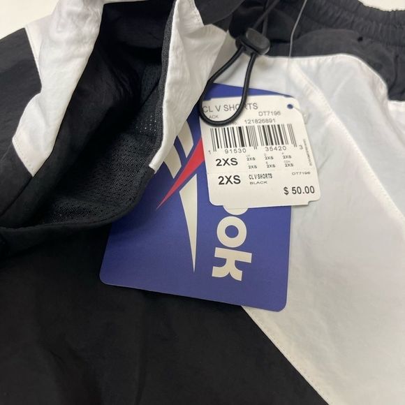 CL V REEBOK SHORT - Picture 5 of 5